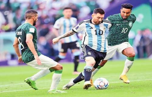 已经低头！高层调解之后阿隆索主动“示好”明星，愿意更改新战术